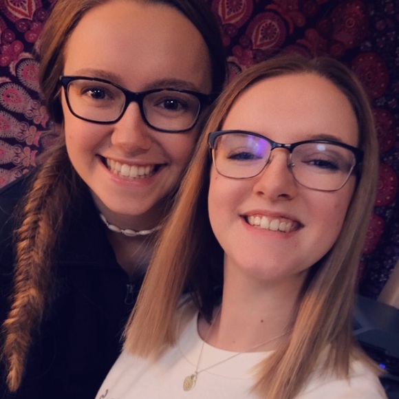 Meet your Posher, Megan - Picture 4 of 4